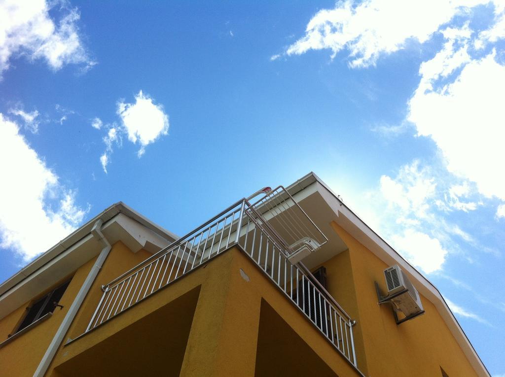 Apartments Leona & David Malinska Oda fotoğraf
